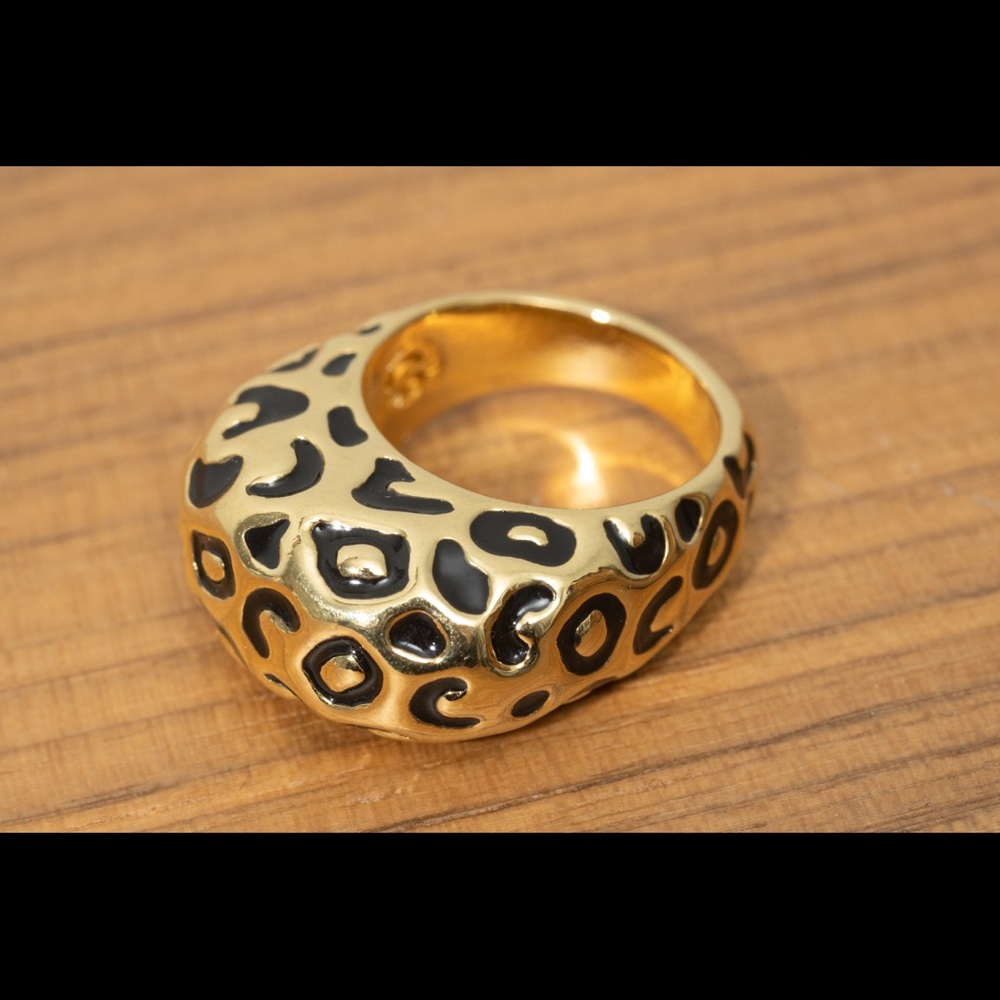 SOLD‼️Gold and Black Leopard Pattern Ring